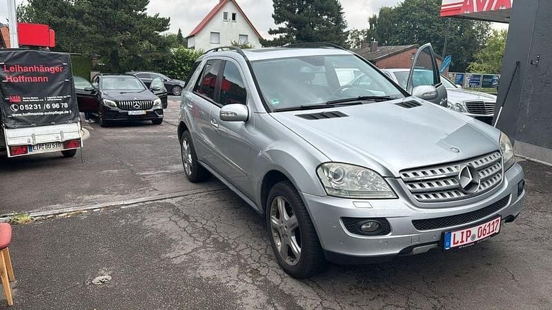 Silber Gebraucht 2008 Mercedes ML420 SUV | 7.900 € (Guter Preis) - Bild 1/4
