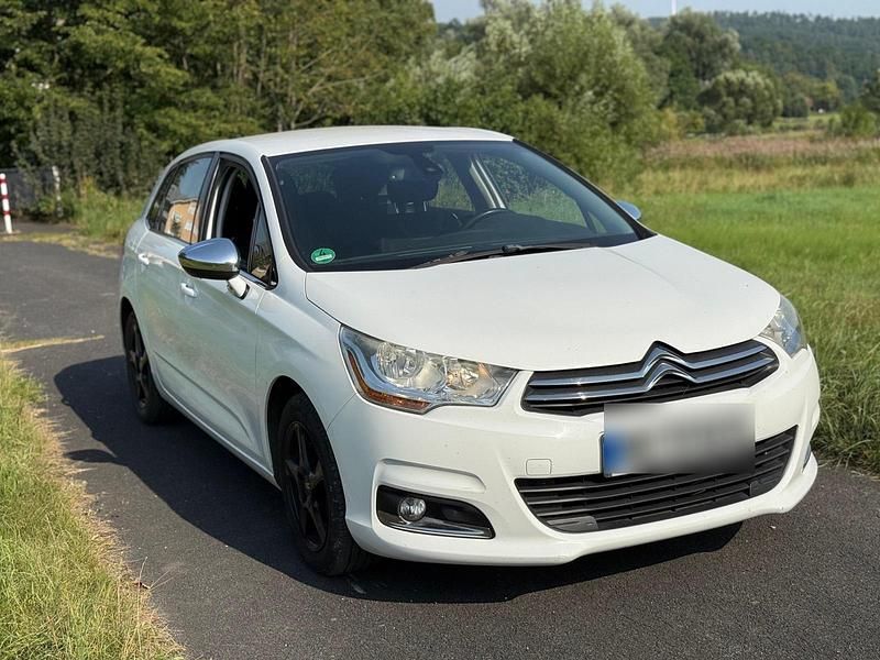 Weiß Gebraucht 2012 Citroën C4 Kleinwagen | 3.800 € (Fairer Preis) - Bild 1/4