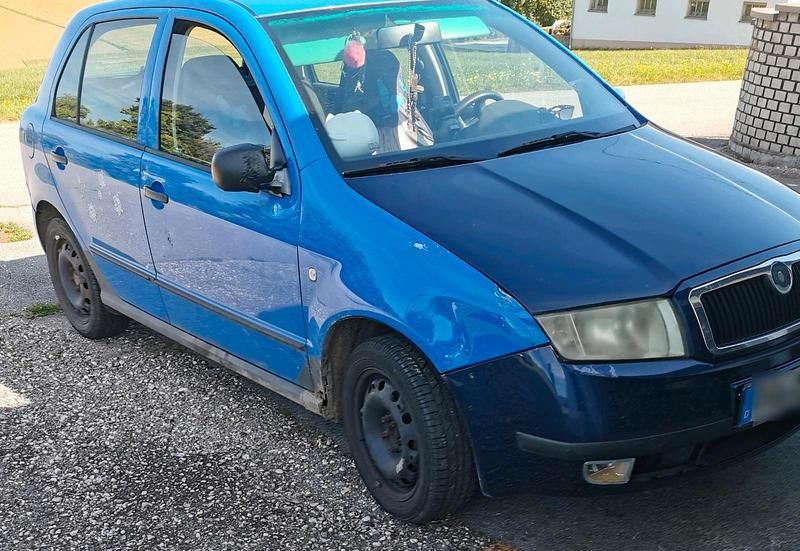 Blau Gebraucht 2003 Skoda Fabia Kleinwagen | 500 € (Superpreis) - Bild 1/4