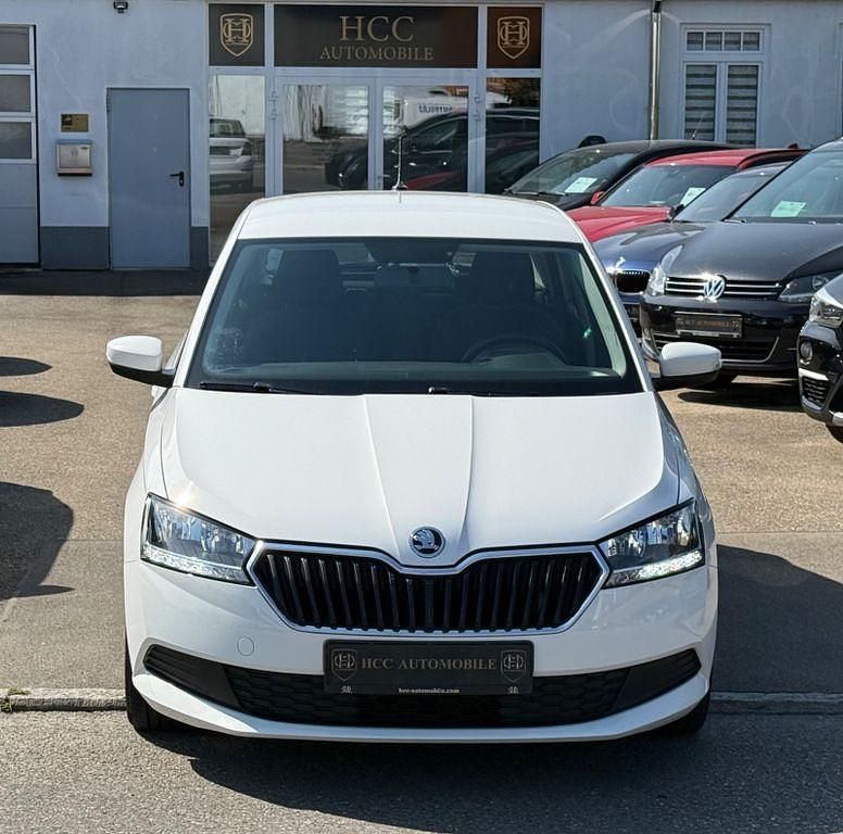 Bila candy/candyweiss Gebraucht 2021 Skoda Fabia Cool Plus Limousine | 9.999 € (Guter Preis) - Bild 1/4