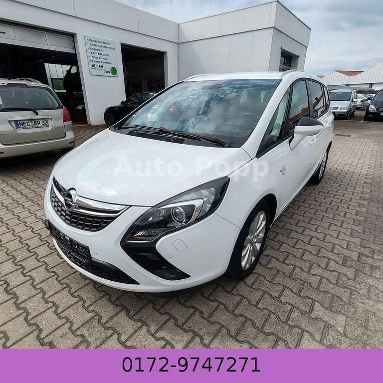 Weiß Gebraucht 2016 Opel Zafira Tourer drive Van / Kleinbus | 9.499 € (Fairer Preis) - Bild 1/4