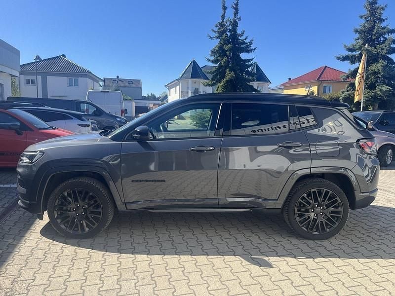 Second-hand Jeep Compass 180 CP (132 kW) 2022 Gri SUV