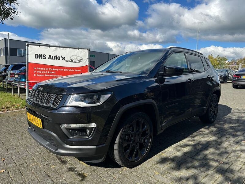 Gebraucht Jeep Compass 150 PS (110 kW) 2021 Schwarz SUV