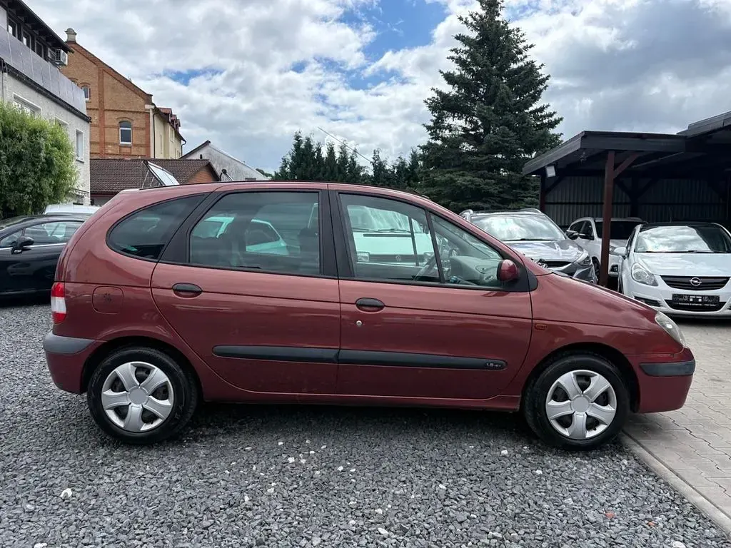 Gebraucht Renault Scénic 116 PS (85 kW) 2002 Rot Van / Kleinbus