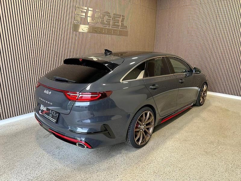 Gebraucht Kia ProCeed GT 204 PS (150 kW) 2024 Dark penta metal Kleinwagen