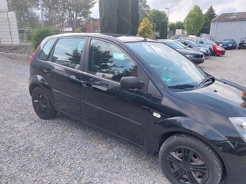 Gebraucht Ford Fiesta Style 69 PS (50 kW) 2008 Schwarz Kleinwagen
