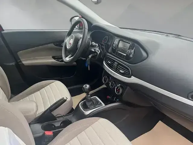 Gebraucht Fiat Tipo Lounge 120 PS (88 kW) 2017 Rot Limousine