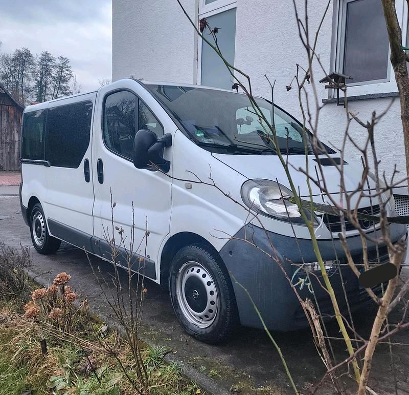 Gebraucht Opel Vivaro 101 PS (74 kW) 2006 Weiß Van / Kleinbus