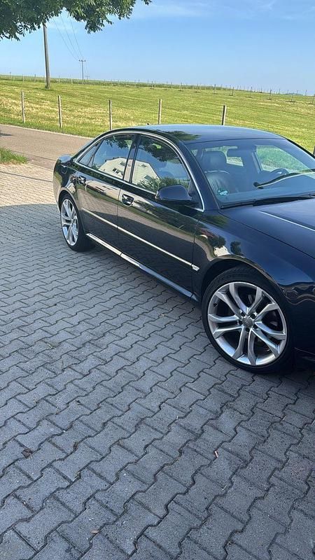 Second-hand Audi A8 220 CP (161 kW) 2004 Albastru Berlinǎ