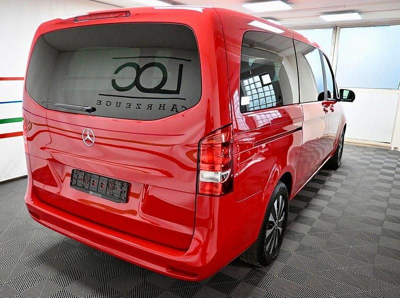 Gebraucht Mercedes V220 163 PS (119 kW) 2021 Jupiterrot Van / Kleinbus