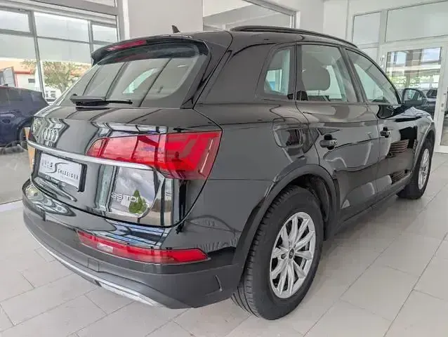 Gebraucht Audi Q5 163 PS (119 kW) 2024 Schwarz SUV