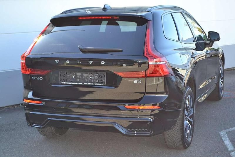 Gebraucht Volvo XC60 Plus 197 PS (144 kW) 2024 Schwarz metallic SUV