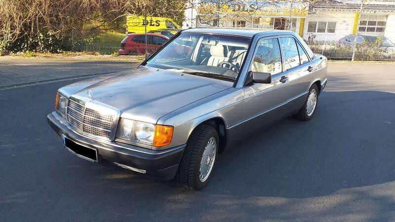 Grau Gebraucht 1989 Mercedes 190 Limousine | 8.500 € - Bild 1/4
