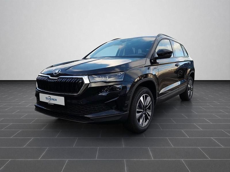 Schwarz (metallic) Gebraucht 2025 Skoda Karoq Tour SUV | 37.900 € (Etwas zu teuer) - Bild 1/4