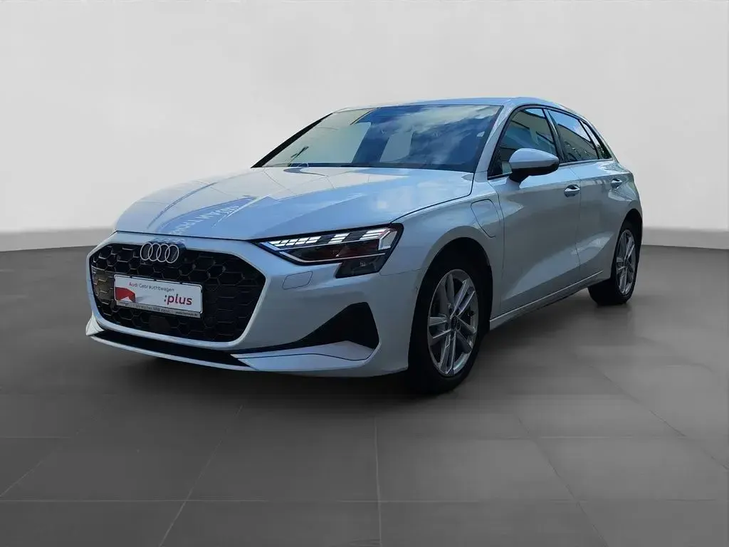 Gebraucht Audi A3 S-Line 204 PS (150 kW) 2025 Weiß Limousine