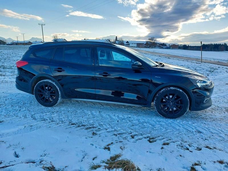 Gebraucht Ford Focus Active 150 PS (110 kW) 2020 Schwarz Kombi