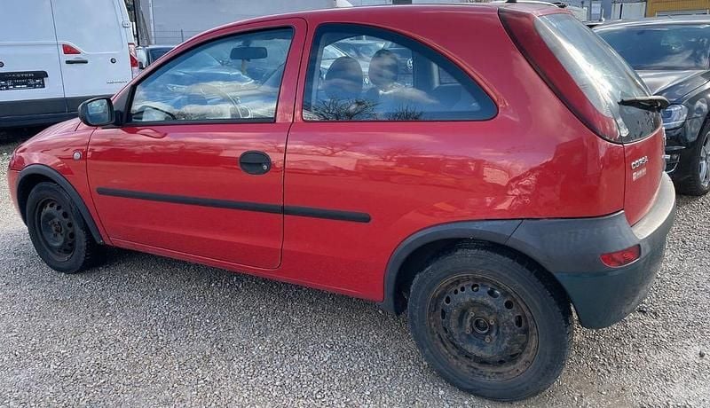 Second-hand Opel Corsa 75 CP (55 kW) 2003 Roșu Hatchback