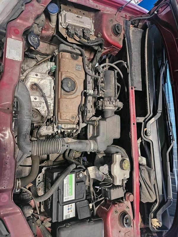 Gebraucht Peugeot 106 60 PS (44 kW) 2000 Rot Kleinwagen