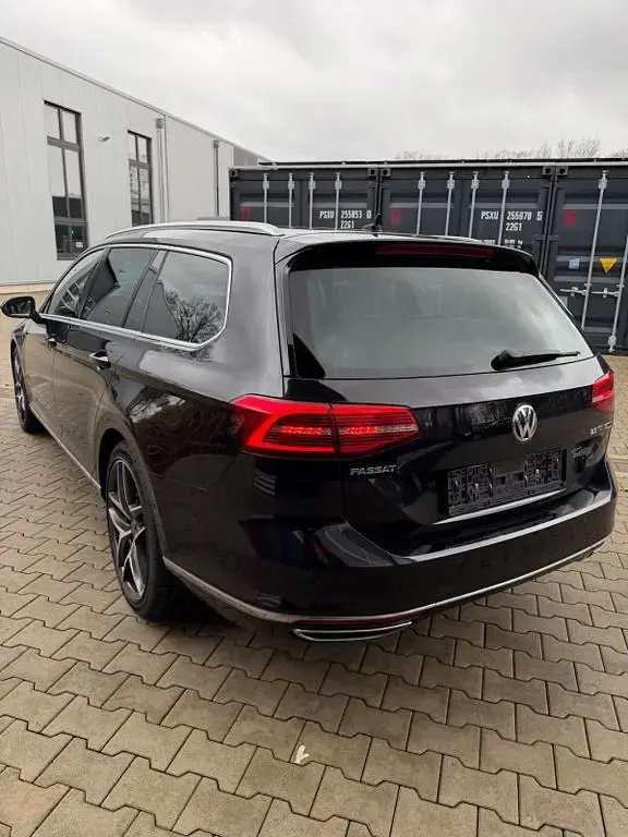 Gebraucht VW Passat Highline 239 PS (175 kW) 2014 Schwarz Kombi