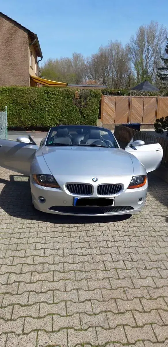 Gebraucht BMW Z4 Sport Line 170 PS (125 kW) 2003 Silber Cabrio