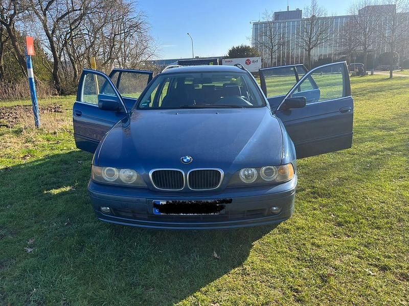 Gebraucht BMW 520 170 PS (125 kW) 2001 Blau Kombi