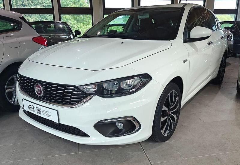 Weiß Gebraucht 2019 Fiat Tipo Business Limousine | 12.800 € (Fairer Preis) - Bild 1/4