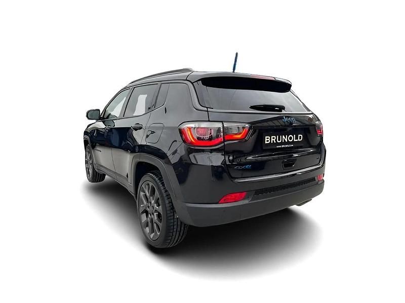 Second-hand Jeep Compass 240 CP (176 kW) 2021 Negru SUV