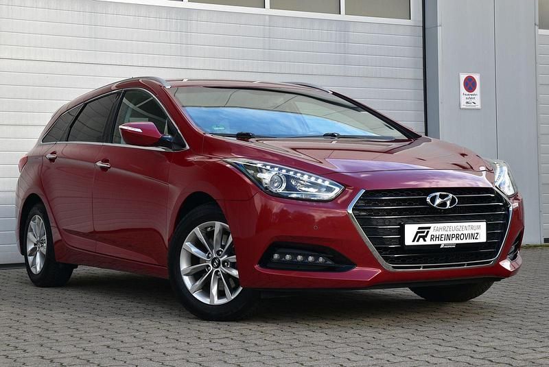 Rot Gebraucht 2018 Hyundai i40 Trend Kombi | 12.999 € (Fairer Preis) - Bild 1/4