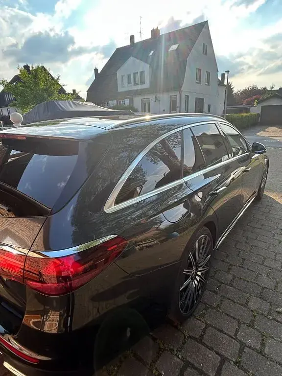 Gebraucht Mercedes E450 367 PS (269 kW) 2025 Grau Limousine