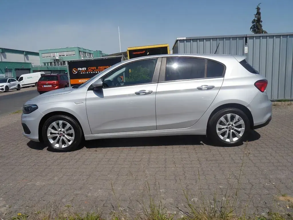 Gebraucht Fiat Tipo Easy 95 PS (69 kW) 2017 Silber Limousine