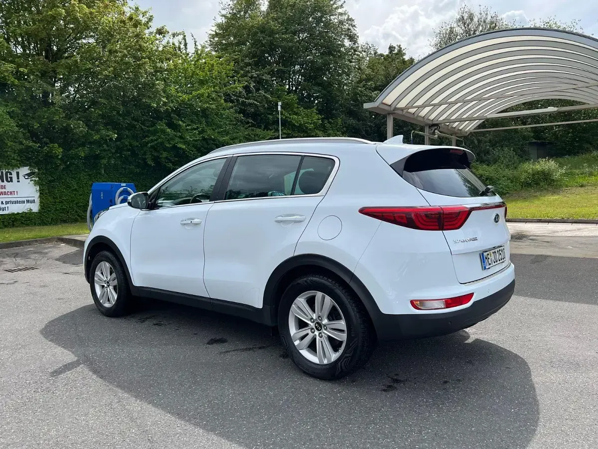 Gebraucht Kia Sportage DREAM-TEAM Edition 132 PS (97 kW) 2017 Weiß SUV