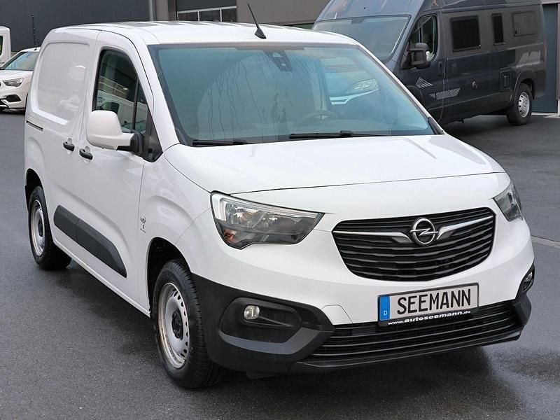 Weiß Gebraucht 2019 Opel Combo Kombi | 10.500 € (Guter Preis) - Bild 1/4