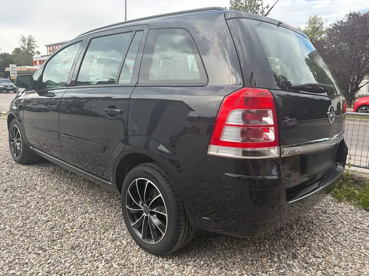 Gebraucht Opel Zafira 115 PS (84 kW) 2013 Schwarz Van / Kleinbus