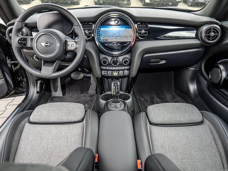 Second-hand Mini Cooper SE 135 kW (184 CP) 2023 Negru Hatchback