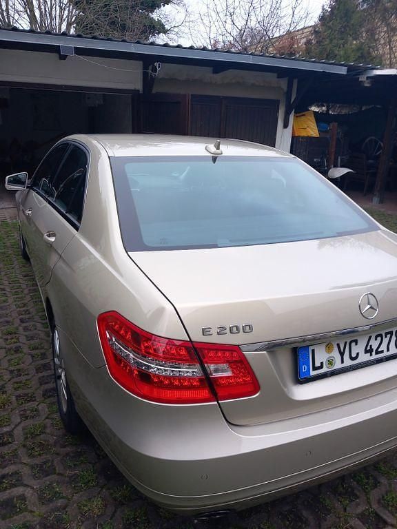Gebraucht Mercedes 200 184 PS (135 kW) 2011 Gold Limousine