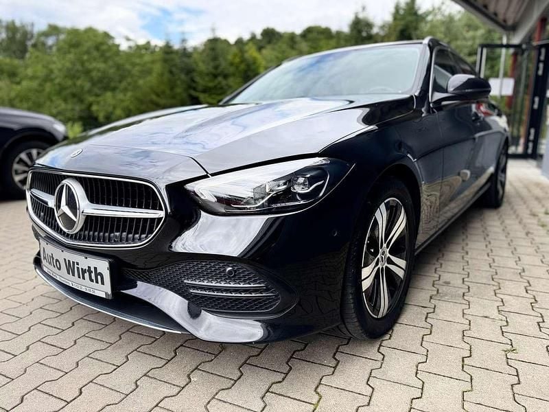Obsidianschwarz Gebraucht 2022 Mercedes C220 Avantgarde Kombi | 27.900 € (Guter Preis) - Bild 1/4
