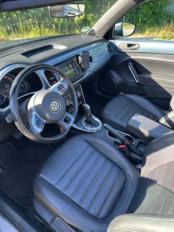 Gebraucht VW Beetle Design 105 PS (77 kW) 2017 Blau Kleinwagen