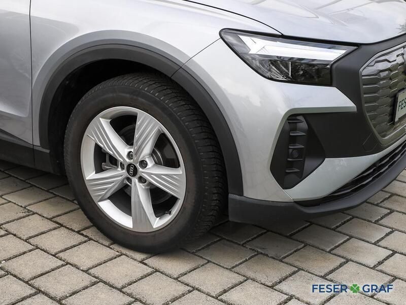 Gebraucht Audi Q4 e-tron Basis 125 kW (170 PS) 2022 Florettsilber metallic SUV