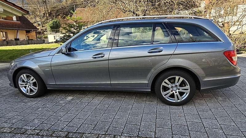 Gebraucht Mercedes C200 136 PS (100 kW) 2011 Silber Kombi