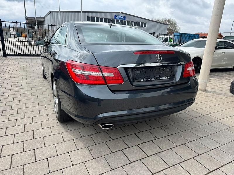 Gebraucht Mercedes E250 204 PS (150 kW) 2012 Grau Coupé