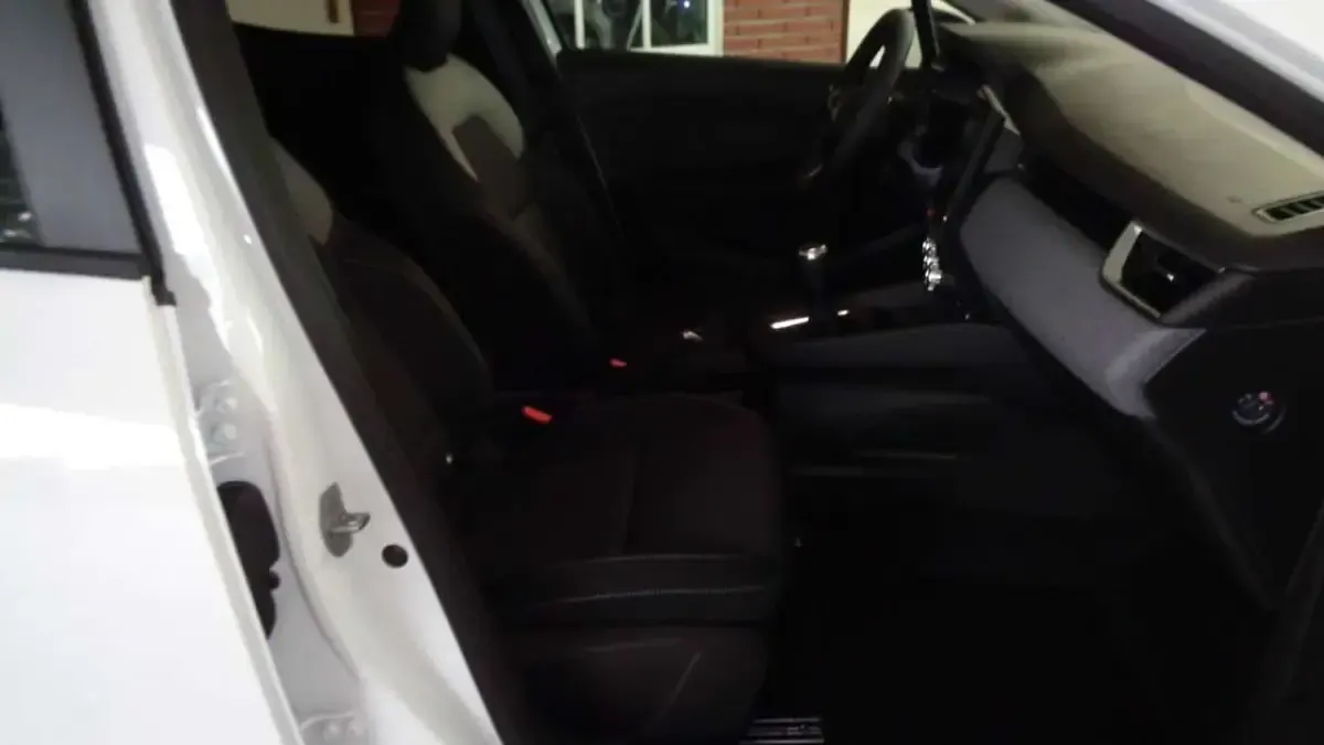 Neu Mitsubishi Colt Plus 91 PS (66 kW) 2025 Antarktisweiß Kleinwagen