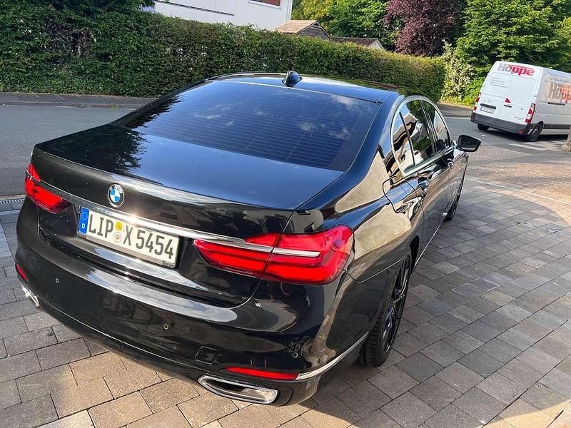 Gebraucht BMW 730 265 PS (194 kW) 2018 Schwarz Limousine