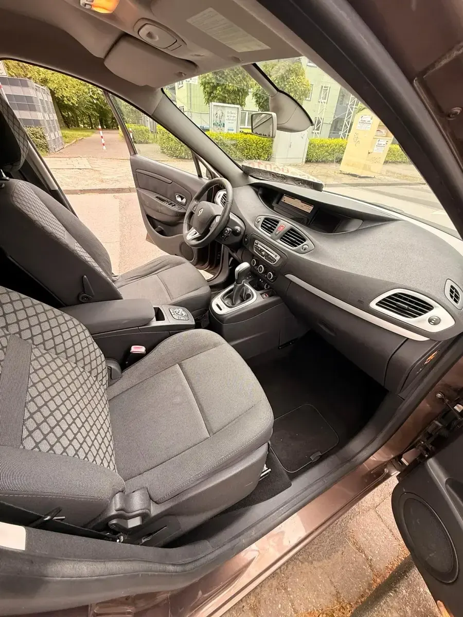 Gebraucht Renault Mégane III 120 PS (88 kW) 2010 Braun Limousine