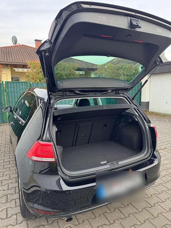 Gebraucht VW Golf VII LOUNGE 110 PS (80 kW) 2015 Schwarz Kleinwagen