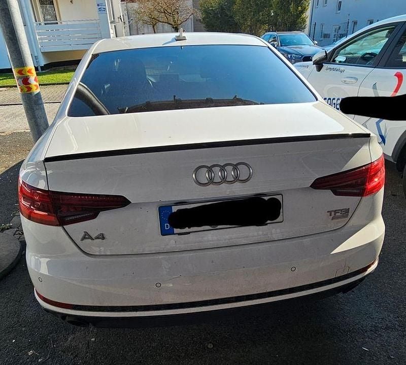 Gebraucht Audi A4 Ambiente 190 PS (139 kW) 2018 Weiß Limousine