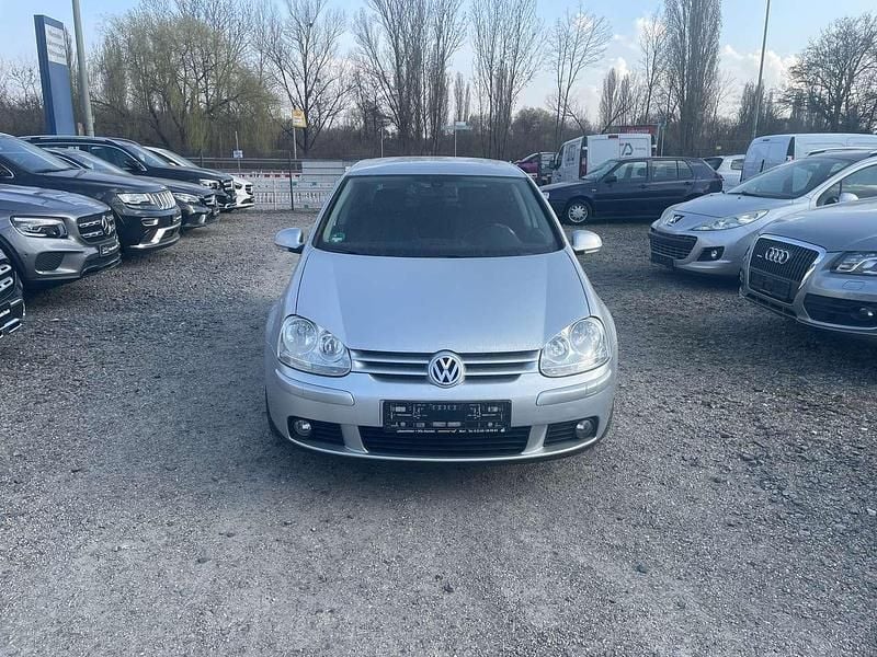 Gebraucht VW Golf VI United 105 PS (77 kW) 2008 Reflexsilber metallic Kleinwagen