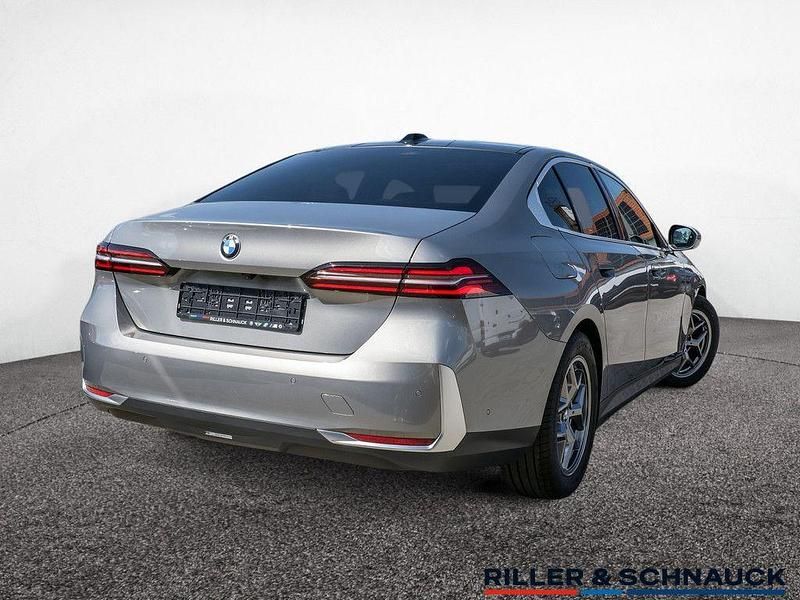 Gebraucht BMW 520 197 PS (144 kW) 2024 Grau Limousine