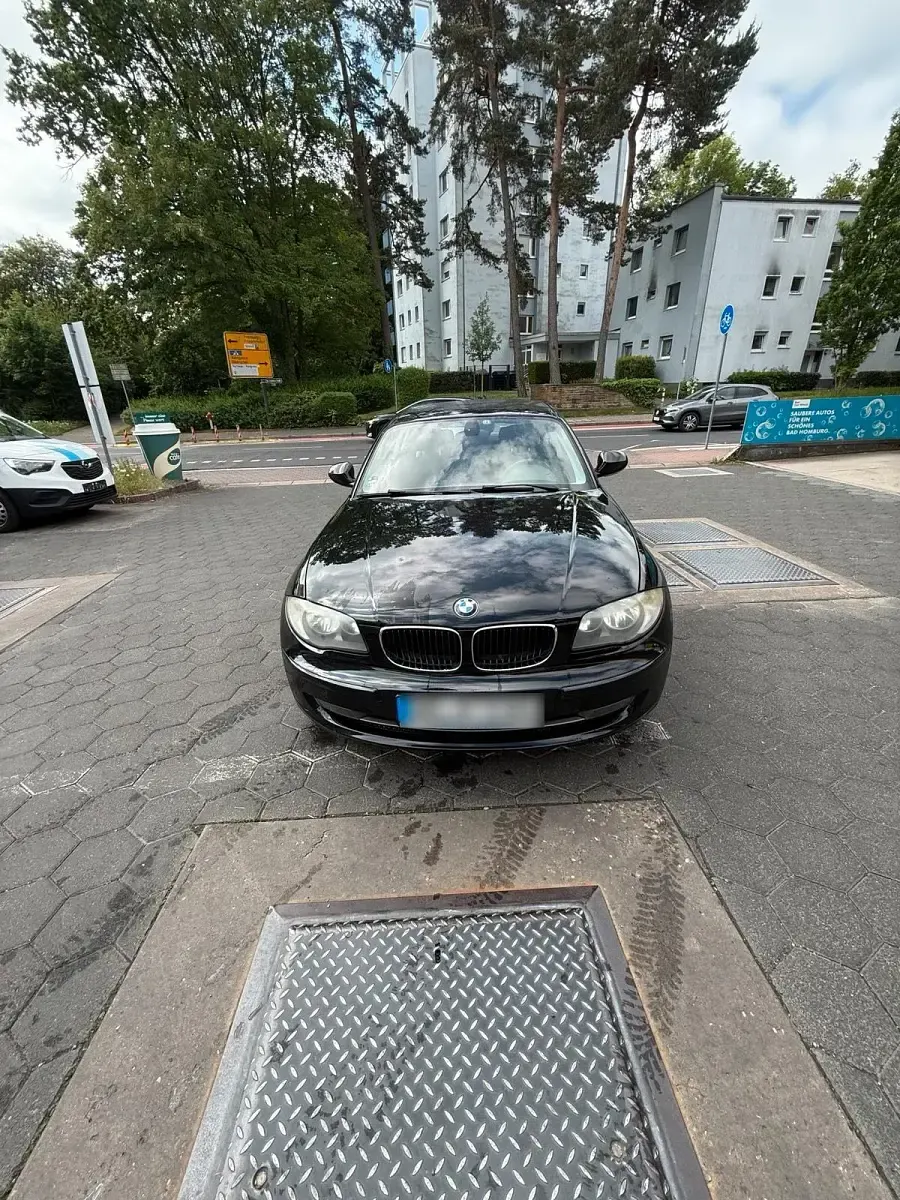 Gebraucht BMW 116 122 PS (89 kW) 2012 Schwarz Kleinwagen