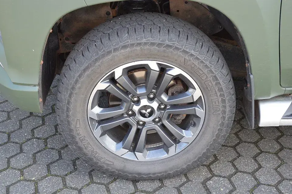 Gebraucht Mitsubishi L200 Plus 150 PS (110 kW) 2021 Basaltgrau (m) Pickup