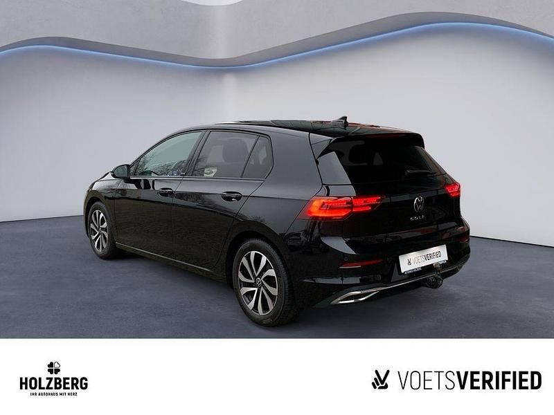 Gebraucht VW Golf VIII Life 150 PS (110 kW) 2022 Schwarz Limousine